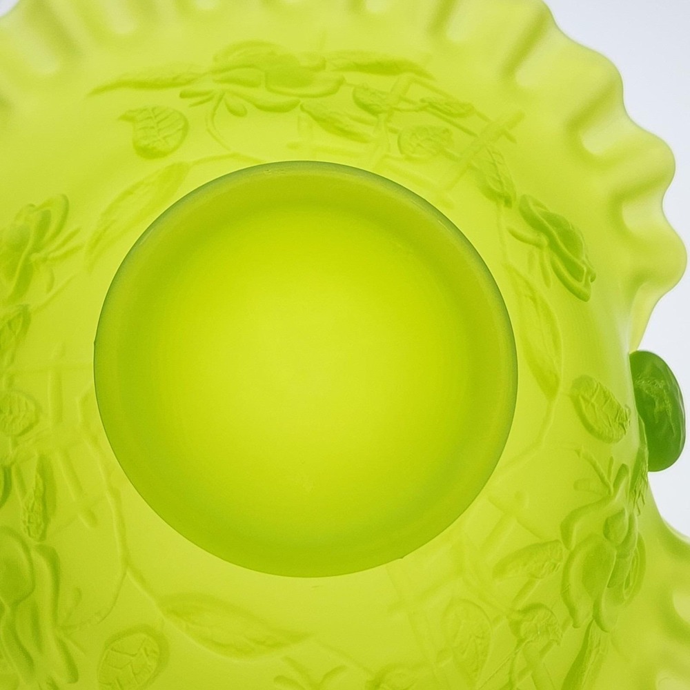 Vintage Westmoreland Lime Green Satin Glass Rose Trellis Basket Ruffled Rim - Picture 15 of 16